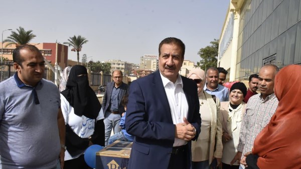 محافظ بورسعيد يستقبل قافلة مساعدات من جمعية رسالة للأعمال الخيرية محافظ بورسعيد يستقبل قافلة مساعدات من جمعية رسالة للأعمال الخيرية