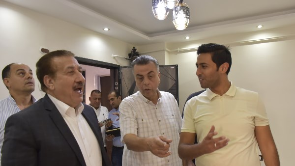 من آثار الحريق إلى بداية جديدة.. محافظ بورسعيد يتفقد منزل مواطنة تضررت من الحريق بعد الانتهاء من رفع كفاءته