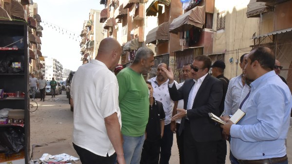 محافظ بورسعيد يبدي استياءه من مستوى النظافة بمساكن الحرية الكبيرة والصغيرة وطريق ستالينجراد بحي المناخ