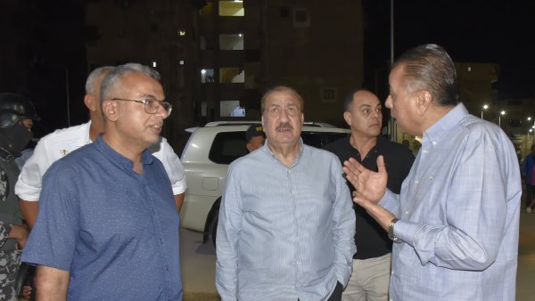 تركيب 198 عمود إنارة و160 كشافًا بمنطقة البنك الأصفر