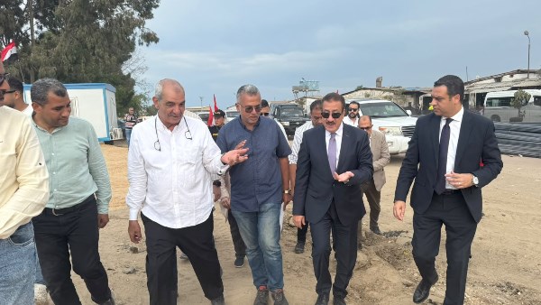 محافظ بورسعيد يوجه بسرعة البدء في تنفيذ الكوبري الجديد ورصف الطريق الرابط بين الكوبريين القديم والجديد