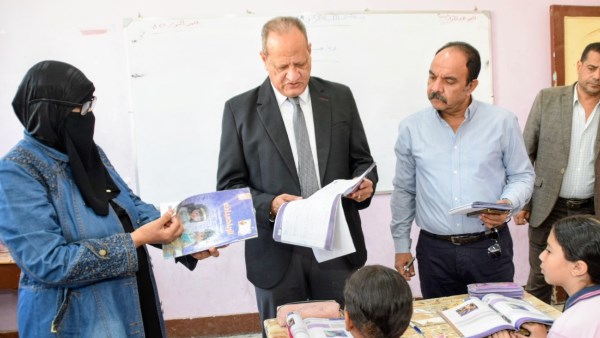 وكيل تعليم بورسعيد في زيارة لمدرسة طارق بن زياد الابتدائية لمتابعة العملية التعليمية
