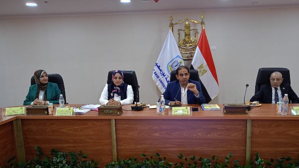رئيس جامعة بورسعيد يوجه بتعزيز الشراكات التطبيقية وربط البرامج الدراسية باحتياجات سوق العمل