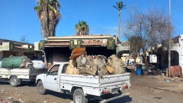 الوالي: مصادرة اجولة خردة وفرزة بموقف دمياط القديم وشارع المناخلي والسيد سرحان