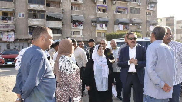 متابعة إنشاء موقف انتظار للسيارات.. والمحافظ يناشد الأهالي التعاون مع الشركة المنفذة لسرعة إنجاز الأعمال