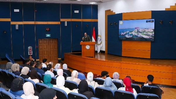 ميناء دمياط