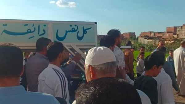 جثمان الطالب أحمد خالد شهيد العلم بقرية دنوشر بالمحلة 
