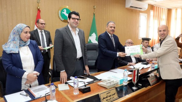 الصحة تفوز في مسابقة التميز الإعلامي ومحافظ الشرقية يكرم الفائزين للعام الثاني على التوالي الصحة تفوز في مسابقة التميز الإعلامي ومحافظ الشرقية يكرم الفائزين للعام الثاني على التوالي