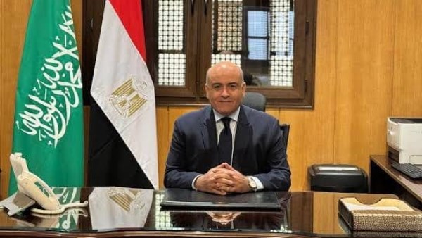 السفير حاتم عبد القادر