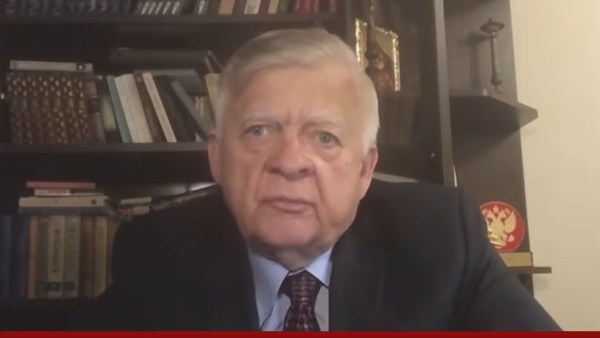 ألكسندر زاسبكين الدبلوماسي الروسي السابق.. 