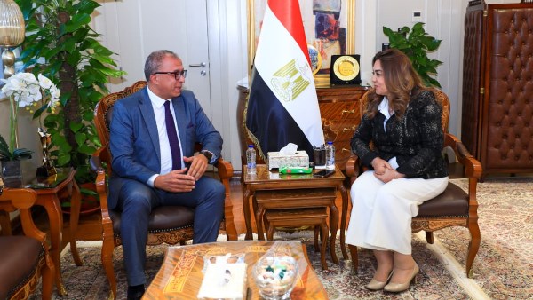 وزيرة التنمية المحلية والبيئة 