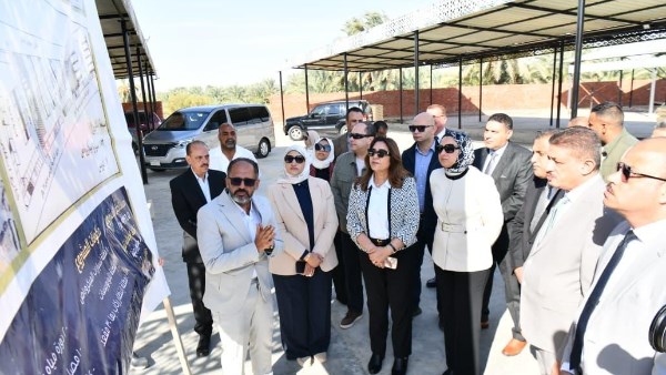 جولة وزيرة التنمية المحلية والبيئة بالوادي الجديد 