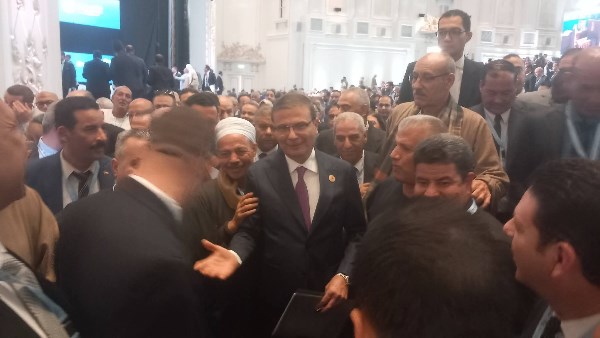وزير الزراعة مع الفلاحين