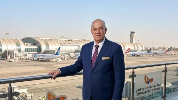المحاسب مجدي اسحق رئيس شركة ميناء القاهرة الجوي 