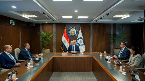 وزير البترول يتابع مع المجلس التنفيذي لهيئة البترول خطط زيادة الإنتاج 