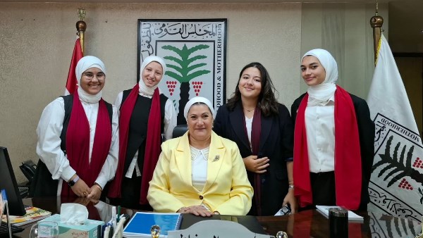 «القومي للطفولة والأمومة» يحتفي بأربع فتيات متميزات ويتيح لهن تولي مهام رئاسته لمدة يوم احتفالًا باليوم العالمي للفتاة