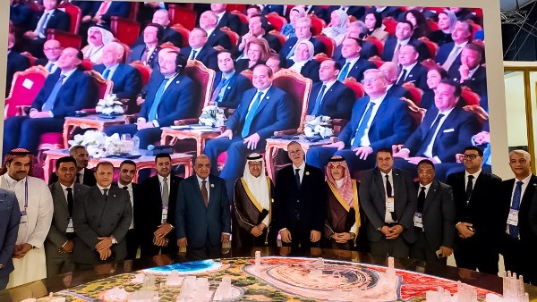 وزير الطاقة السعودي ووزيرا البترول والكهرباء يتفقدون جناح قطاع البترول المصري