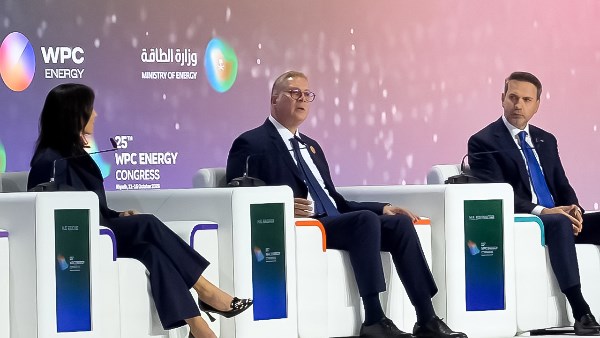 المهندس كريم بدوي وزير البترول والثروة المعدنية في افتتاح مؤتمر البترول العالمي بالرياض