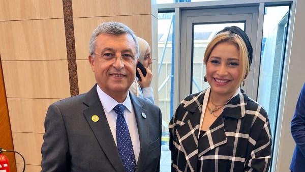 الصحفية أمل مجدي مع المهندس أسامة كمال وزير البترول السابق