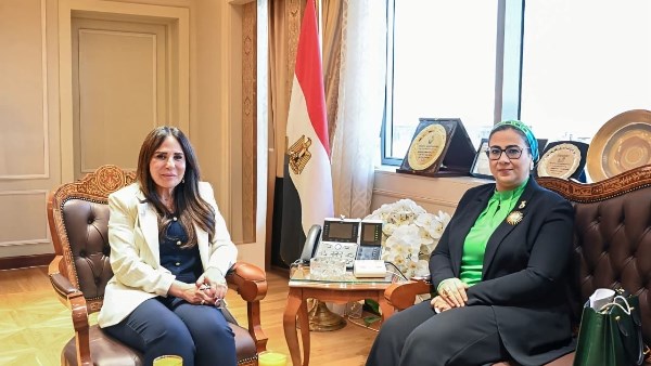 المستشارة أمل عمار والمهندسة راندا المنشاوى تجتمعان لبحث سبل تعزيز التعاون بين الجانبين