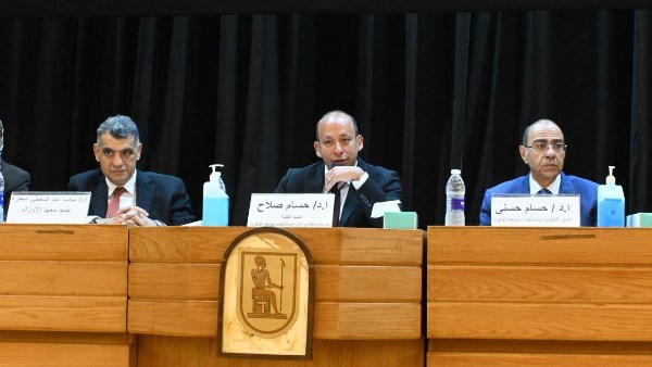 جانب من الجلسة 