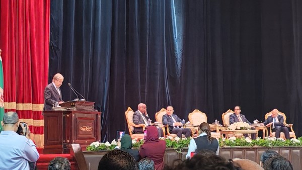جامعة القاهرة 