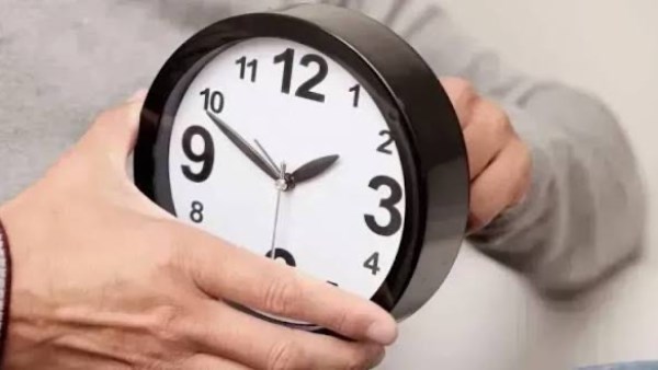 موعد تغيير الساعة 