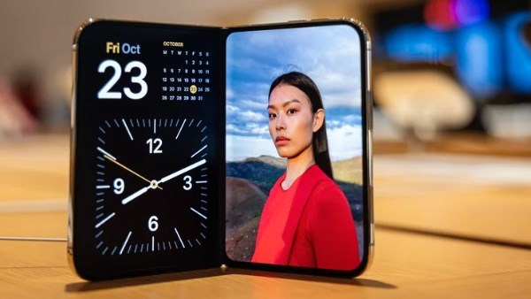 كابوس يطارد أول آيفون قابل للطي.. ماذا يحدث داخل iPhone Duo بعد أيام من إطلاقه؟