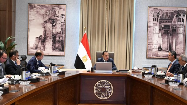 خلال الاجتماع