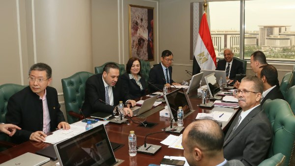 خلال الاجتماع