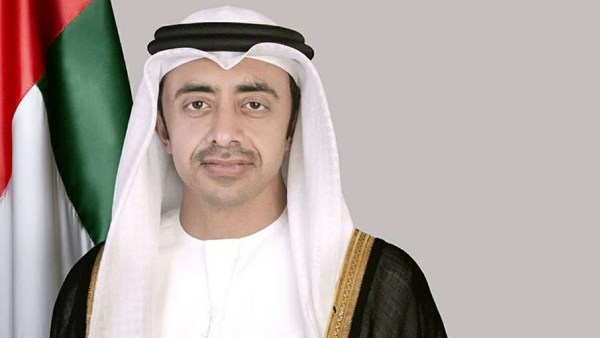 وزير خارجية الإمارات: محاربة الإرهاب دون محاربة التطرف كمن يسقي البحر ماءاً عذباً وزير خارجية الإمارات: محاربة الإرهاب دون محاربة التطرف كمن يسقي البحر ماءاً عذباً