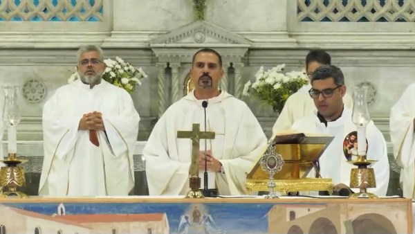 الاحتفال بعيد القديس فرنسيس الآسيزي
