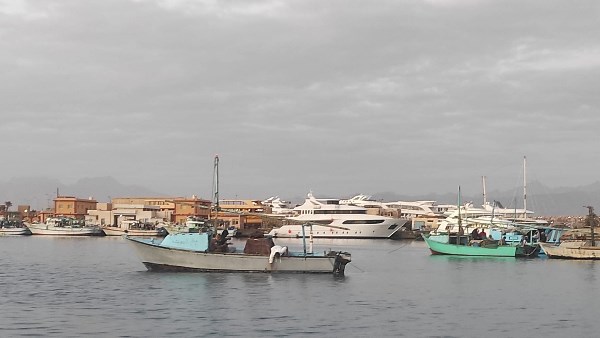 مراكب الصيد بميناء طور سيناء 