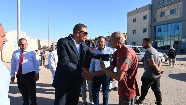المحافظ خلال الجولة 