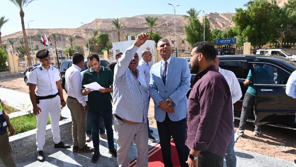المحافظ خلال الجولة بطابا 