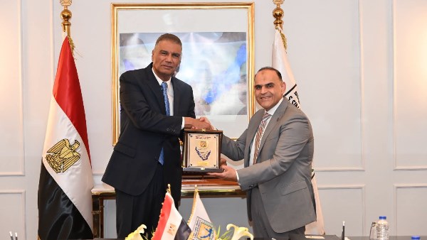 حمامات موسى على خريطة الاستثمار.. جنوب سيناء تتحرك لتنمية كنز الطور السياحي حمامات موسى على خريطة الاستثمار.. جنوب سيناء تتحرك لتنمية كنز الطور السياحي