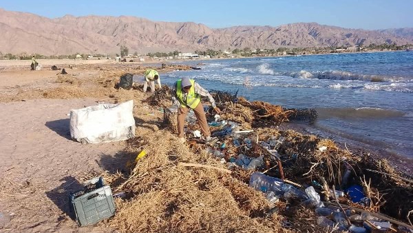 حملة النظافة الشواطئ بنويبع 