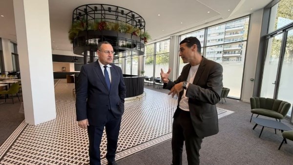 وزير التعليم العالي يبحث مع رئيس جامعة Aivancity الفرنسية