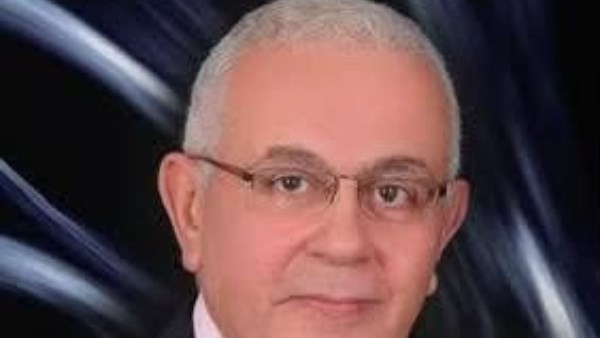 الأستاذ أنور عبد ربه، رئيس تحرير مجلة الأهرام الرياضي الأسبق