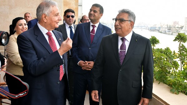 محافظ الدقهلية والقائم بأعمال السفارة الأمريكية يفتتحان الركن الأمريكي بمكتبة مصر العامة