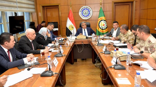 محافظ الدقهلية يتابع إجراءات تسليم الأراضي اللازمة لإقامة مشروعات المرحلة الثانية من محافظ الدقهلية يتابع إجراءات تسليم الأراضي اللازمة لإقامة مشروعات المرحلة الثانية من