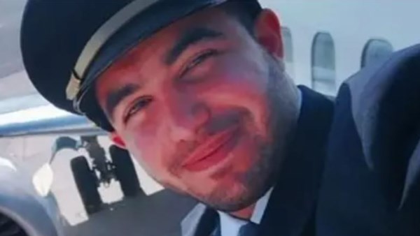 صورة مساعد الطيار