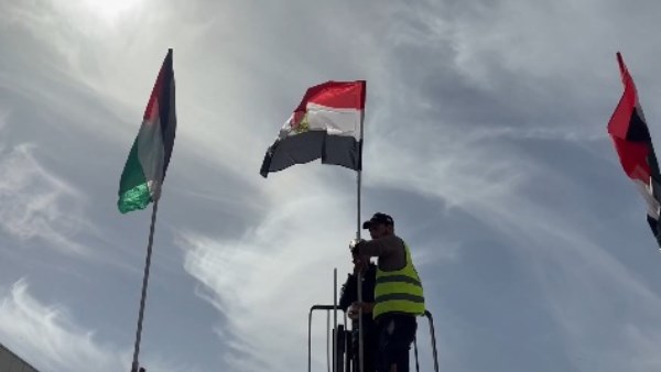 رسالة حب.. علم مصر يرفرف في قلب غزة احتفالًا بذكرى نصر أكتوبر