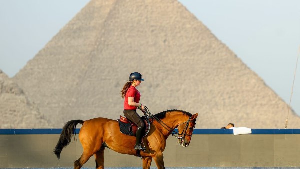 جولة لونجين العالمية لقفز الحواجز بسفح الأهرامات