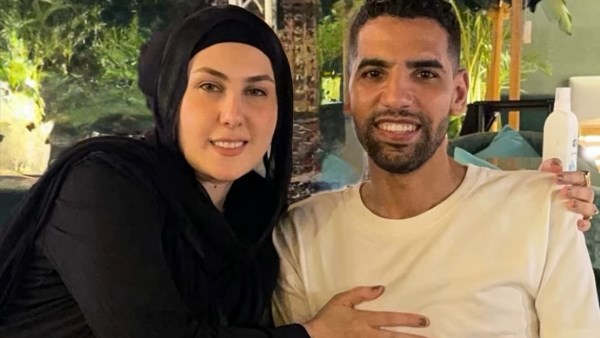 مؤمن زكريا وزوجته 
