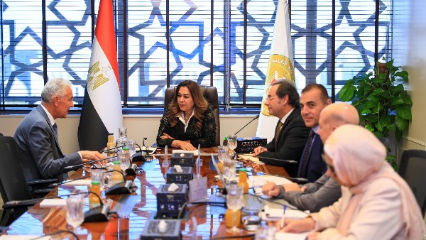 وزيرة التنمية المحلية والبيئة 