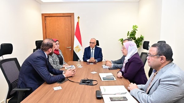 تعزيز التواصل والتنسيق المستمر مع أعضاء مجلسي النواب والشيوخ