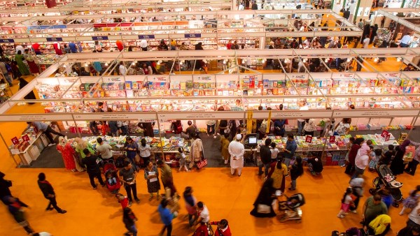 الشارقة للكتاب يجمع التاريخ والثقافة في مشروع معرفي متكامل.. تفاصيل الشارقة للكتاب يجمع التاريخ والثقافة في مشروع معرفي متكامل.. تفاصيل