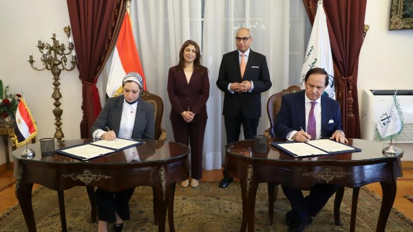 رئيس مجلس الدولة يستقبل وفد الجامعة المصرية الصينية ويشهد توقيع بروتوكول تعاون بين الجانبين رئيس مجلس الدولة يستقبل وفد الجامعة المصرية الصينية ويشهد توقيع بروتوكول تعاون بين الجانبين