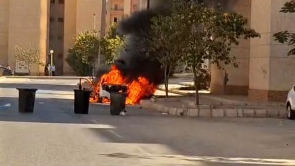 السيارة المشتعلة